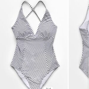 NWT cupshe Black And White Stripe V-neck One Piece Swimsuit